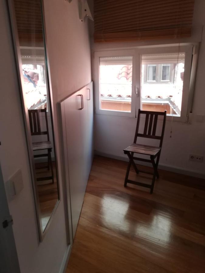 Impresionante Apartamento En Malasana Madrid Luaran gambar