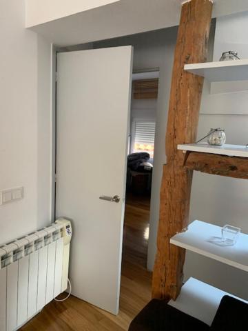 Impresionante Apartamento En Malasana Madrid Luaran gambar