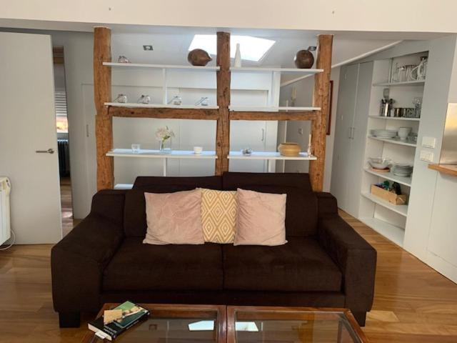 Impresionante Apartamento En Malasana Madrid Luaran gambar